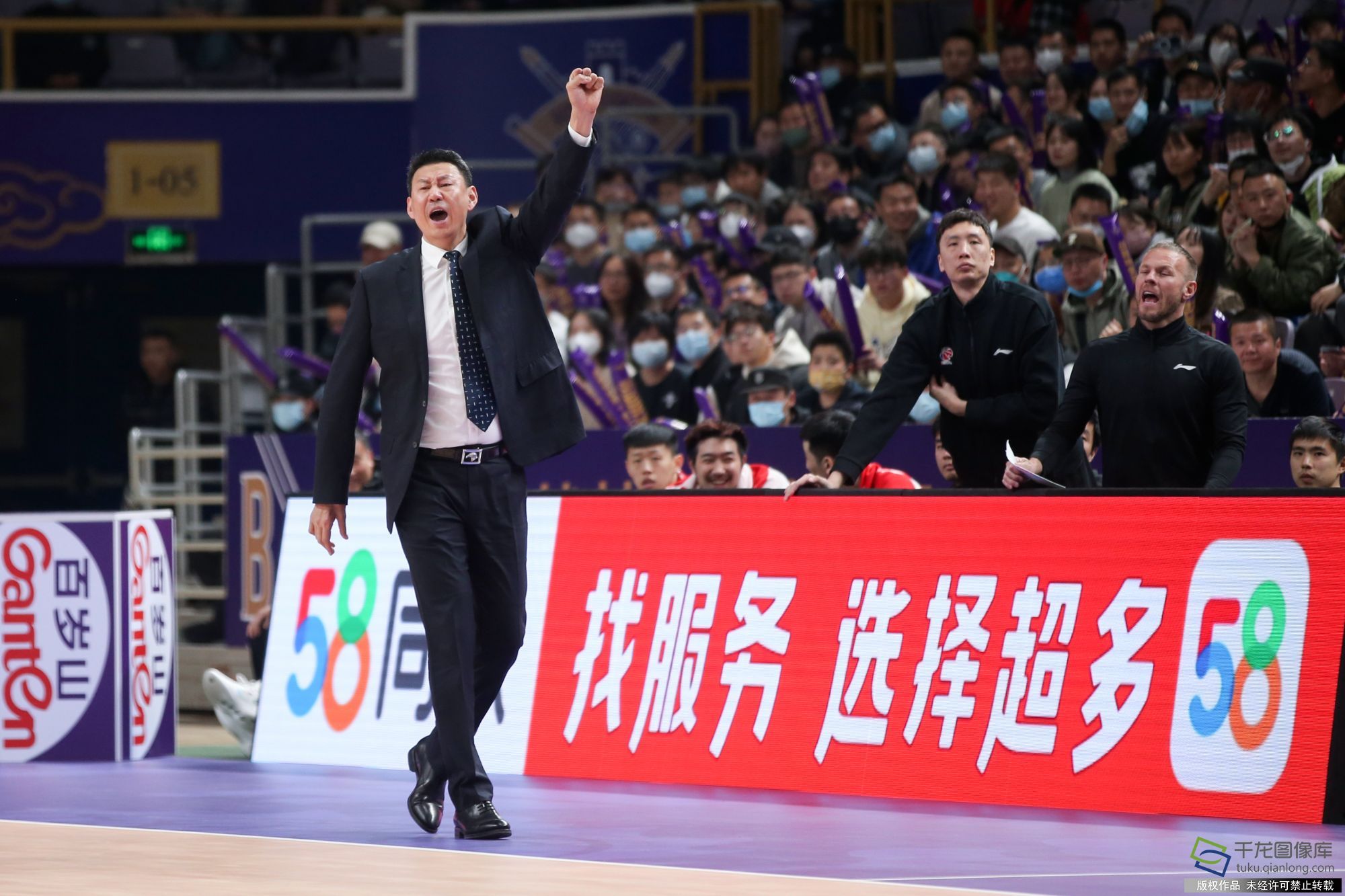 雷速官网-内线力量压倒对手，让比赛胜负尘埃落定