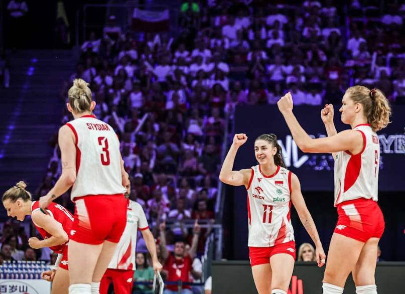 雷速官网-柏林联队客场大捷，球队信心倍增为接下来的比赛做准备