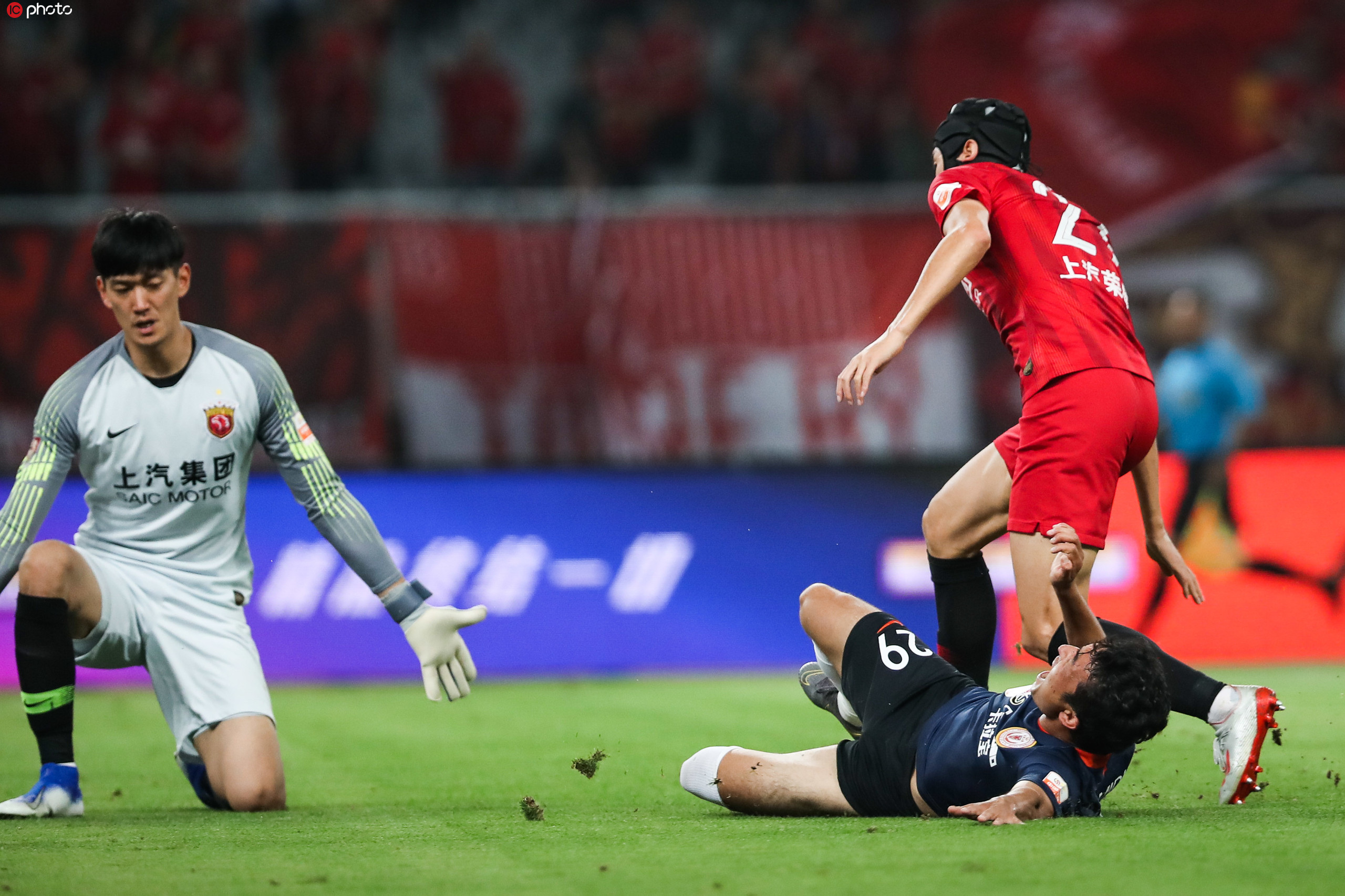 雷速官网-柏林联队客场大捷，球队信心倍增为接下来的比赛做准备