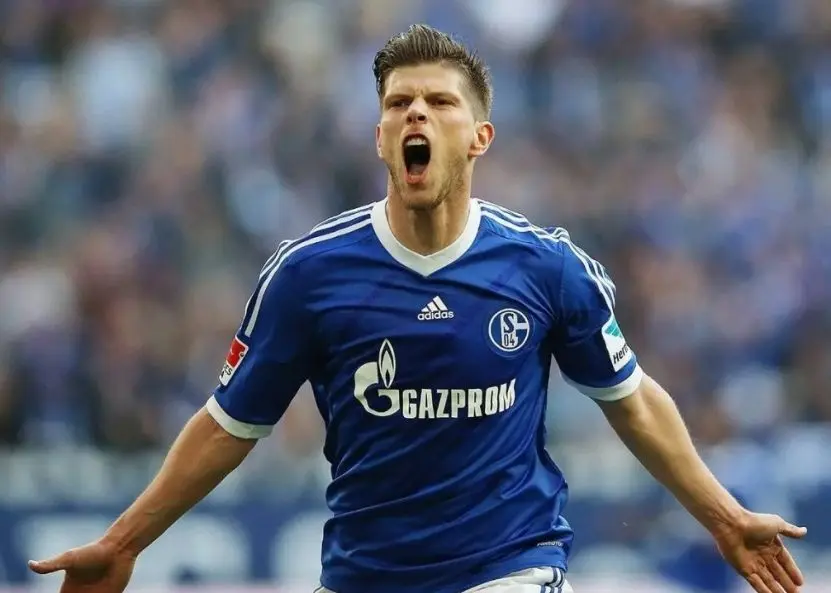 雷速官网下载-沙尔克04球员状态神勇，表现出色