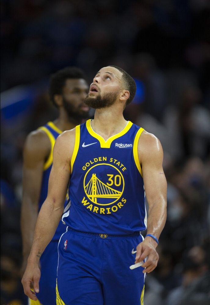 雷速直播-阿尔梅里亚惨败告终，球队陷入低迷期