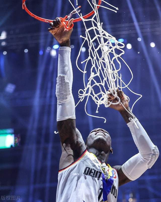 雷速直播-河北男篮在比赛中发挥出色，取得胜利