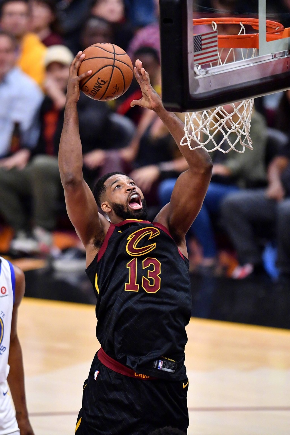 雷速官网-猛龙击败骑士，客场保持领先