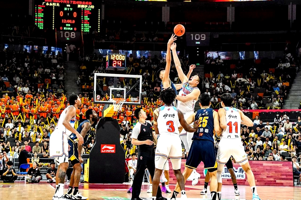 雷速直播-在近期的比赛中，球员们发挥了稳定的状态，取得了一波连胜