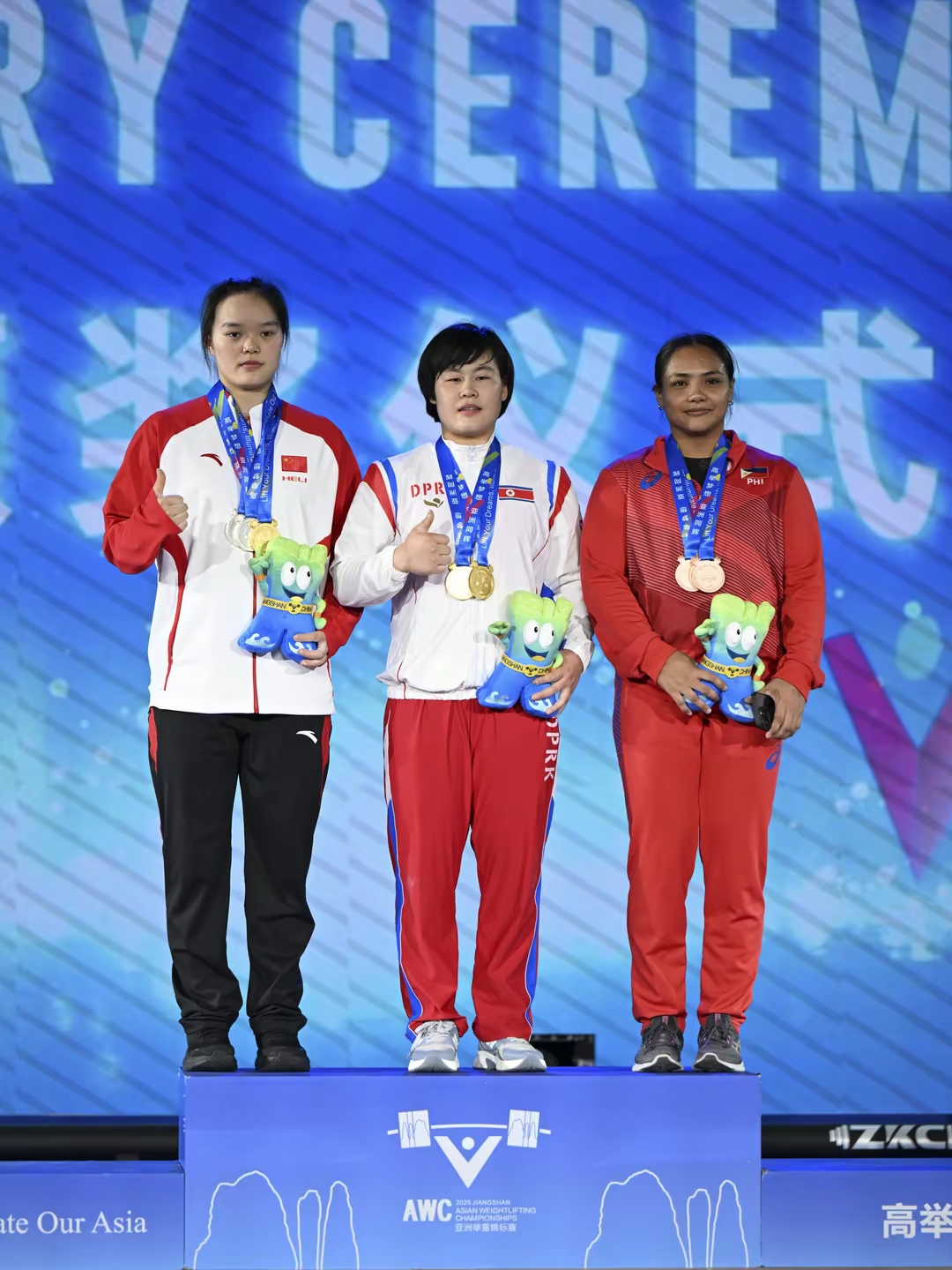 雷速-举重女子71公斤级中国选手稳定发挥,力争金牌