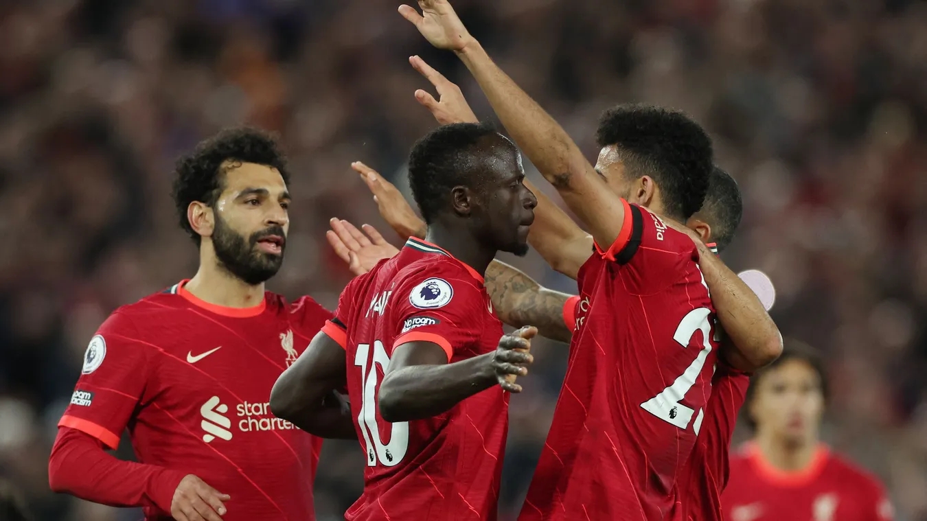 雷速直播-埃弗顿主场逆转里昂,成功晋级欧冠四强