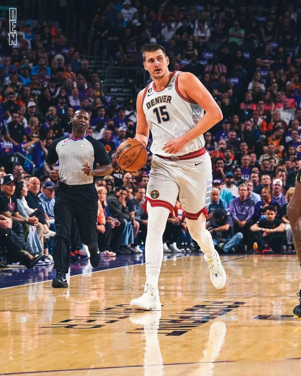 雷速直播-独特战术助力篮球巨星斩获MVP